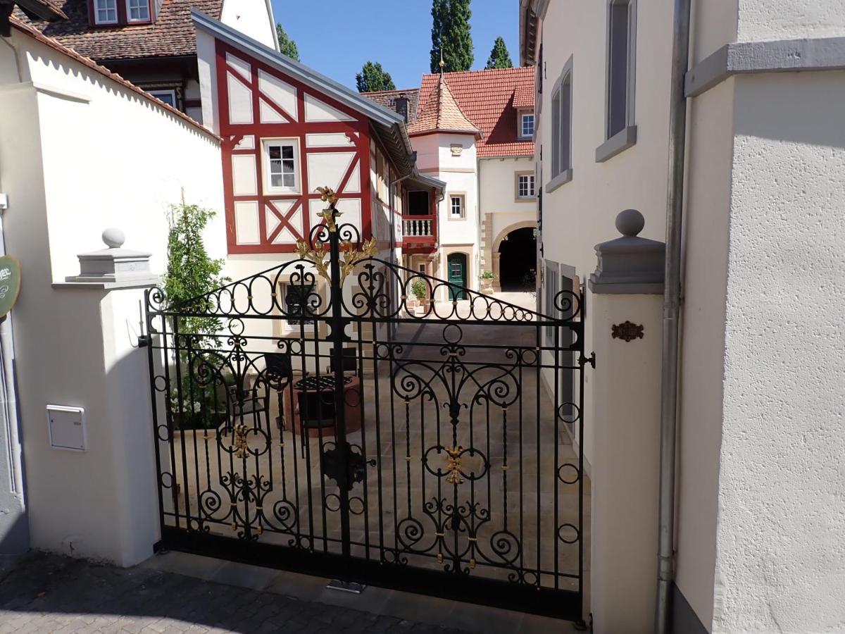 Karlbacher Domizil Ferienwohnungen Grosskarlbach Bagian luar foto