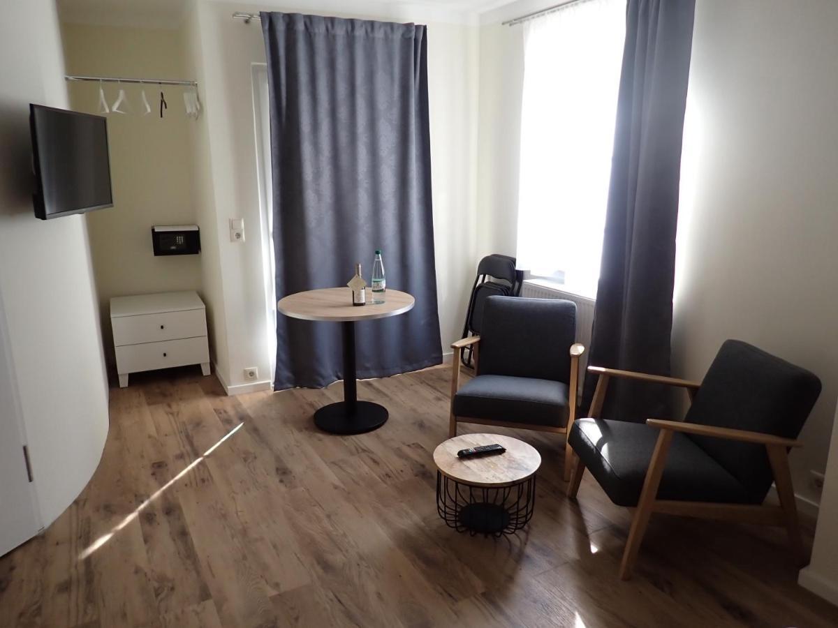 Karlbacher Domizil Ferienwohnungen Grosskarlbach Bagian luar foto