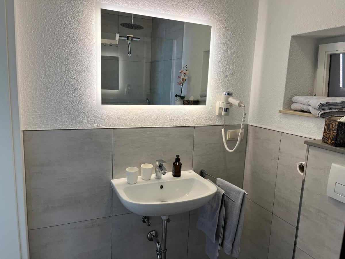Karlbacher Domizil Ferienwohnungen Grosskarlbach Bagian luar foto