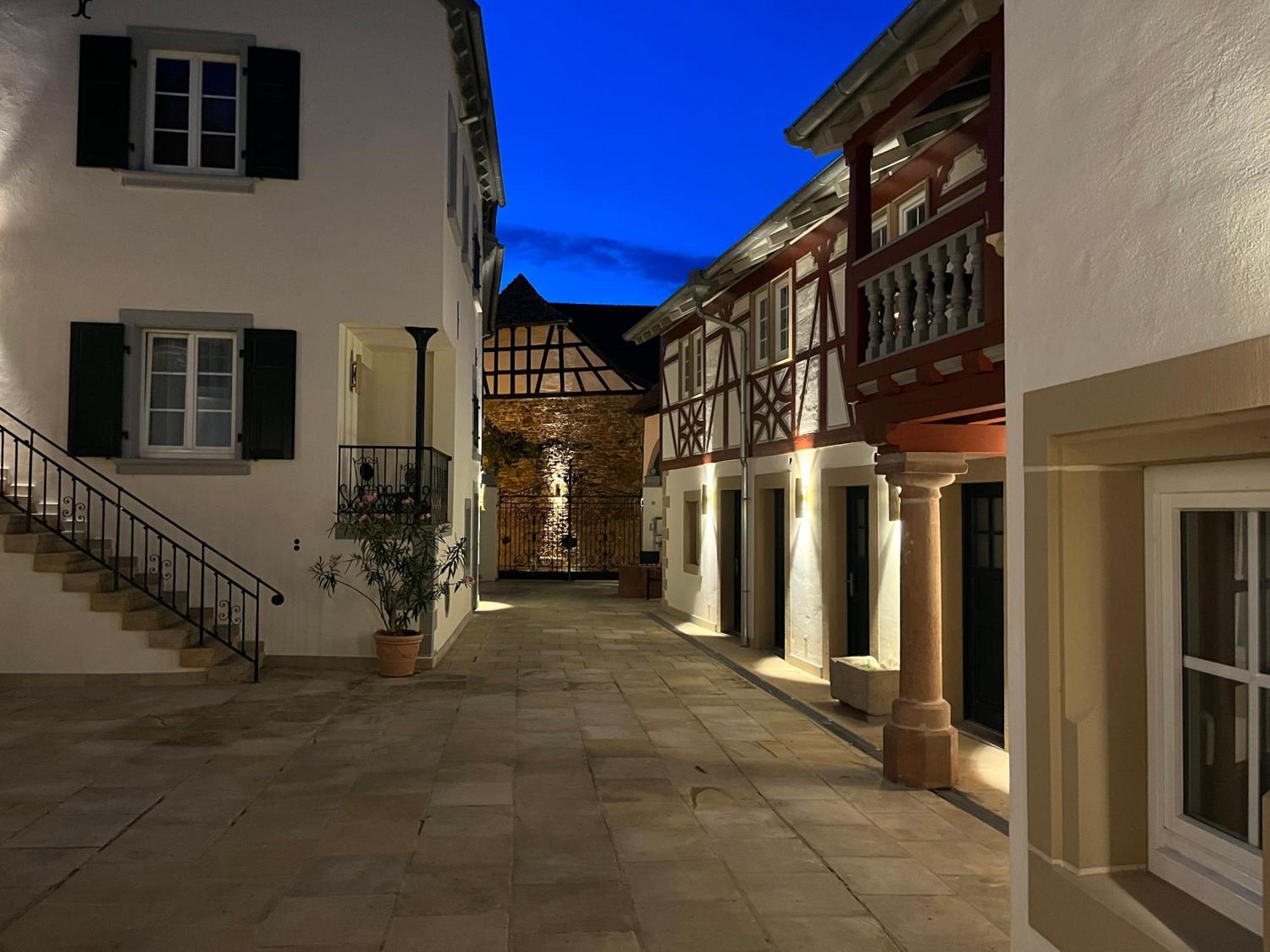 Karlbacher Domizil Ferienwohnungen Grosskarlbach Bagian luar foto
